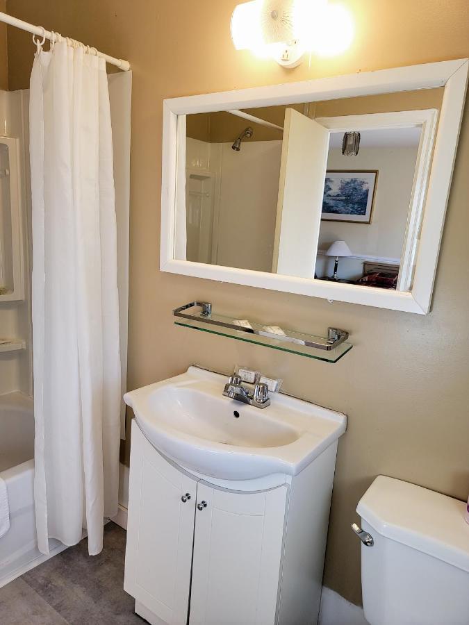 Gateway Motel Gananoque Luaran gambar