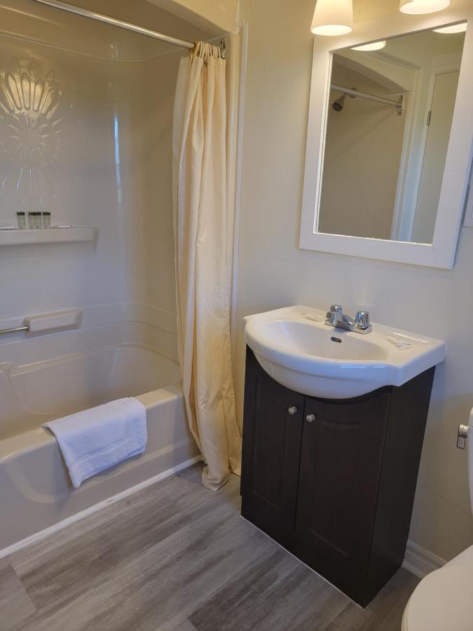 Gateway Motel Gananoque Luaran gambar